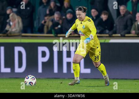 Mariella El Sherif (gardienne de but, gardienne de but, SV Werder Brême, 39) sur le ballon, découpe, image unique, corps entier, action, ACTION, SCÈNE DE JEU, LES RÈGLEMENTS DFB INTERDISENT TOUTE UTILISATION DE PHOTOS COMME IMAGES DE SÉQUENCES ET/OU SÉRIES DE PHOTOS DE TYPE VIDÉO. DFB R Banque D'Images