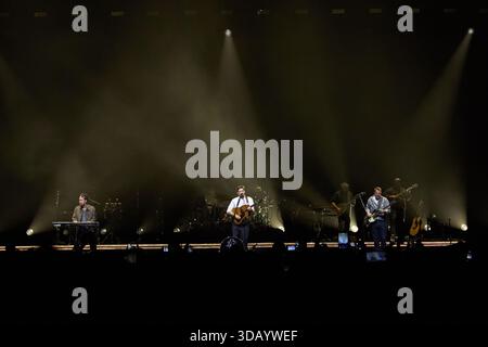 Londres, Royaume-Uni. 10 décembre 2025. Mumford & sons à o2 Arena crédit photo : Glamourstock/Alamy Live News Banque D'Images