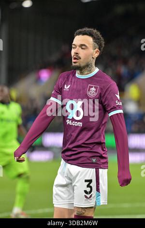Turf Moor, Burnley, Lancashire, Royaume-Uni. 13 décembre 2025. Premier League Football, Burnley versus Fulham ; Quilindschy Hartman de Burnley Credit : action plus Sports/Alamy Live News Banque D'Images