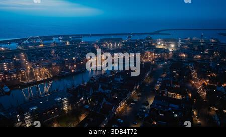 Aérien de la ville Harlingen à noël en Frise aux pays-Bas Banque D'Images
