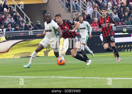Milan, Italie, 14 décembre 2025. Ismael Kone en action lors du match de Serie A entre l'AC Milan et l'US Sassuolo au stade Giuseppe Meazza à Milan, en Italie Banque D'Images