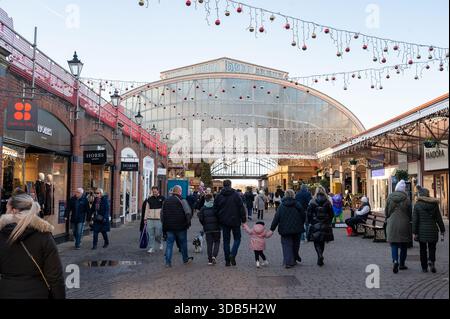 Windsor, Berkshire, Royaume-Uni. 30 novembre 2025. C'était une journée bien remplie aujourd'hui à Windsor, Berkshire, alors que les clients de Chrismas étaient en déplacement dans la ville. Crédit : Maureen McLean/Alamy Banque D'Images