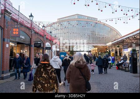 Windsor, Berkshire, Royaume-Uni. 30 novembre 2025. C'était une journée bien remplie aujourd'hui à Windsor, Berkshire, alors que les clients de Chrismas étaient en déplacement dans la ville. Crédit : Maureen McLean/Alamy Banque D'Images