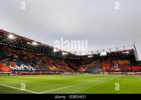 ENSCHEDE - image atmosphérique de l'action de style Art déco célébrant le 700e anniversaire de la ville d'Enschede lors du match néerlandais Eredivisie entre le FC Twente et Go Ahead Eagles au stade de Grolsch Veste le 14 décembre 2025, à Enschede, aux pays-Bas. ANP VINCENT JANNINK Banque D'Images