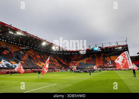 ENSCHEDE - image atmosphérique de l'action de style Art déco célébrant le 700e anniversaire de la ville d'Enschede lors du match néerlandais Eredivisie entre le FC Twente et Go Ahead Eagles au stade de Grolsch Veste le 14 décembre 2025, à Enschede, aux pays-Bas. ANP VINCENT JANNINK Banque D'Images
