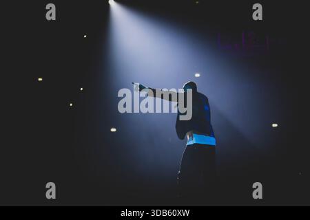 Rome, Italie. 13 décembre 2025. Marracash assiste au « Marra Palazzi25 Tour » le 13 décembre 2025 au Palazzo dello Sport, Rome, Italie. Crédit : SOPA images Limited/Alamy Live News Banque D'Images