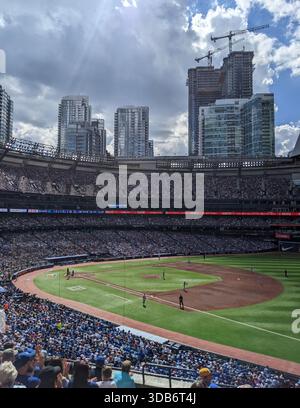 Toronto, Ontario, Canada, le 12 août 2023 – prise dans les tribunes du Rogers Centre lors d’un match des Blue Jays de Toronto–Chicago Cubs, l’image montre le f Banque D'Images