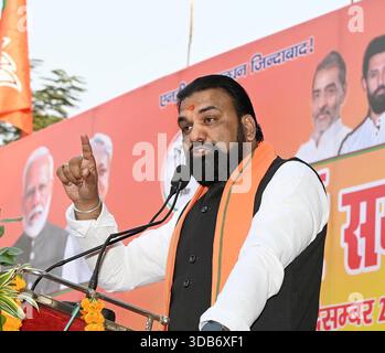 Patna, Inde. 14 décembre 2025. PATNA, INDE - 14 DÉCEMBRE : le vice-ministre en chef du Bihar Samrat Choudhary s'adressant à Bankipur Karyakarta Samman Samaroh au Bihar Scout & Guide Maidan le 14 décembre 2025 à Patna, Inde.(photo de Santosh Kumar/Hindustan Times/Sipa USA ) crédit : Sipa USA/Alamy Live News Banque D'Images