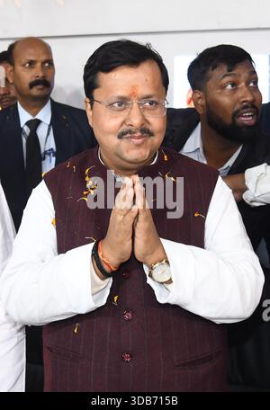 Patna, Inde. 14 décembre 2025. PATNA, INDE - 14 DÉCEMBRE : le ministre du Bihar, Nitin Nabin, après avoir été nommé président de travail national du BJP lors de la cérémonie de félicitations au bureau du BJP le 14 décembre 2025 à Patna, Inde.(photo de Santosh Kumar/Hindustan Times/Sipa USA ) crédit : Sipa USA/Alamy Live News Banque D'Images