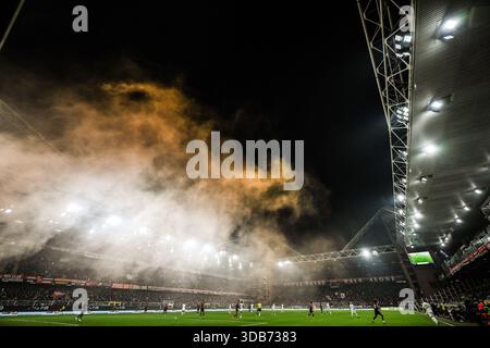 Gênes, Italie. 14 décembre 2025. Vue générale du stade Luigi Ferraris (également connu sous le nom de 'Marassi') pendant le match de football italien Serie A entre Gênes CFC et Inter FC Internazionale le 14 décembre 2025 au stade Luigi Ferraris (également connu sous le nom de 'Marassi') à Gênes, Italie crédit : Tiziano Ballabio/Alamy Live News Banque D'Images