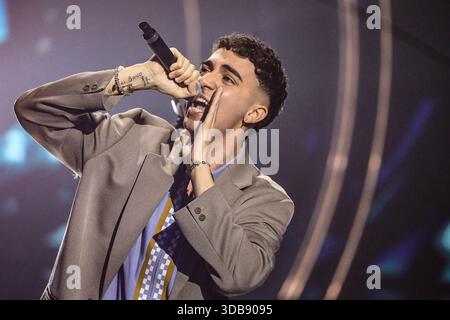 TEATRO DEL CASINO' SANREMO, SANREMO, Italie, 14 décembre 2025, la finale aura lieu à Sanremo, avec des photos des artistes majeurs en compétition Banque D'Images