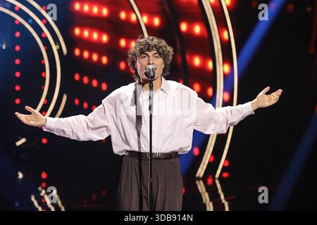 TEATRO DEL CASINO' SANREMO, SANREMO, Italie, 14 décembre 2025, la finale aura lieu à Sanremo, avec des photos des artistes majeurs en compétition Banque D'Images