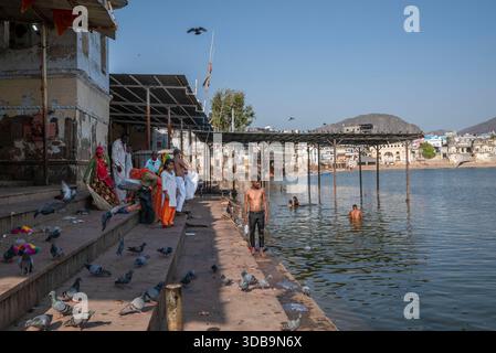 Ghats du lac Pushkar, Rajasthan, Inde Banque D'Images