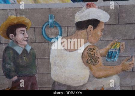 Street art mural inspiré par El Xolo et Royal de luxe, représentant des contes culturels à Nantes, France.Nantes, France Banque D'Images