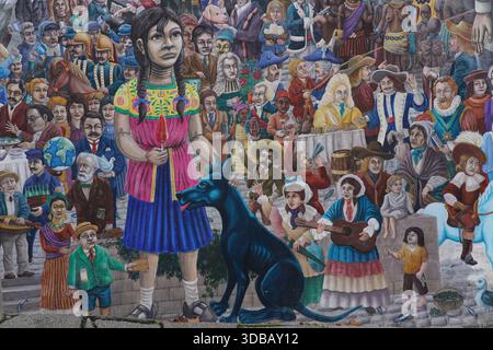 Street art mural inspiré par El Xolo et Royal de luxe, représentant des contes culturels à Nantes, France.Nantes, France Banque D'Images