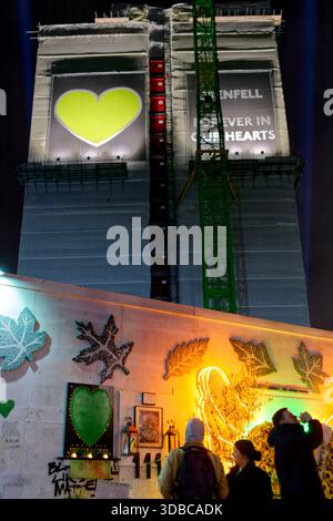 Le dernier mémorial de Grenfell où Grenfell reste une structure car il doit être démoli en juin 2026. Banque D'Images