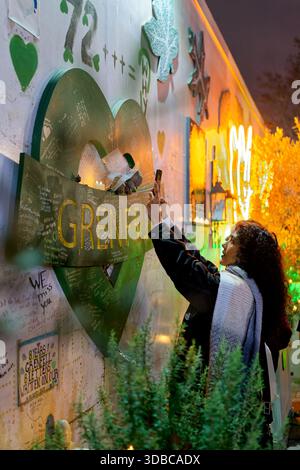 Le dernier mémorial de Grenfell où Grenfell reste une structure car il doit être démoli en juin 2026. Banque D'Images