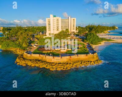 Charles Fort vue aérienne au coucher du soleil à Needham's point dans la ville historique de Bridgetown, Saint Michael, Barbade. Bridgetown historique et sa garnison est Banque D'Images