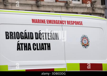 Dublin, Irlande - 10 décembre 2025 - Une camionnette d'intervention d'urgence maritime du pont d'incendie de Dublin vue dans la ville de Dublin représentant des scènes de rue dans la capitale irlandaise Banque D'Images