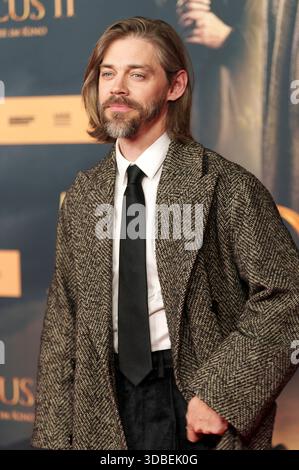 Tom Payne BEI der Weltpremiere von Der Medicus II / le médecin II im Cinedom. Köln, 15.12.2025 *** Tom Payne à la première mondiale de Der Medicus II The Physician II au Cinedom Cologne, 15 12 2025 Foto :Xn.xKolinzx/xFuturexImagex medicus 5437 Banque D'Images
