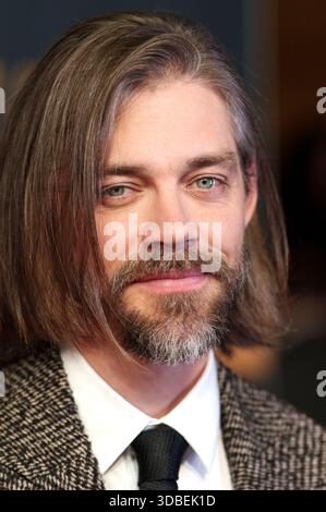 Tom Payne BEI der Weltpremiere von Der Medicus II / le médecin II im Cinedom. Köln, 15.12.2025 *** Tom Payne à la première mondiale de Der Medicus II The Physician II au Cinedom Cologne, 15 12 2025 Foto :Xn.xKolinzx/xFuturexImagex medicus 5453 Banque D'Images