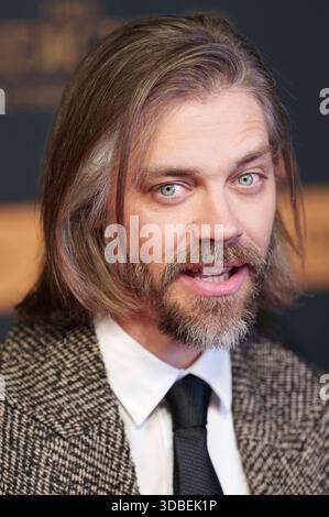 Tom Payne BEI der Weltpremiere von Der Medicus II / le médecin II im Cinedom. Köln, 15.12.2025 *** Tom Payne à la première mondiale de Der Medicus II The Physician II au Cinedom Cologne, 15 12 2025 Foto :Xn.xKolinzx/xFuturexImagex medicus 5450 Banque D'Images