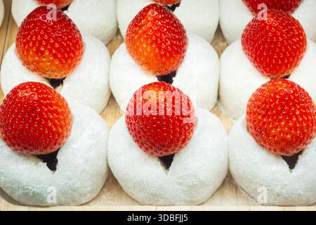 Japonais Ichigo Daifuku Strawberry Mochi Banque D'Images