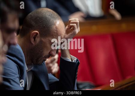 Paris, France. 16 décembre 2025. Manuel Bompard lors d'une séance de questions au gouvernement à l'Assemblée nationale, chambre basse du parlement français, à Paris le 16 décembre 2025. Photo par Eliot Blondet/ABACAPRESS.COM crédit : Abaca Press/Alamy Live News Banque D'Images