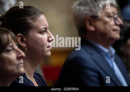 Paris, France. 16 décembre 2025. Mathilde Panot lors d'une séance de questions au gouvernement à l'Assemblée nationale, chambre basse du parlement français, à Paris le 16 décembre 2025. Photo par Eliot Blondet/ABACAPRESS.COM crédit : Abaca Press/Alamy Live News Banque D'Images