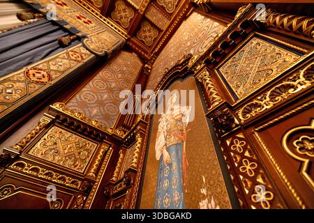 Salle Saint-Étienne (Szent István-terem), un intérieur de cérémonie reconstruit dans le château de Buda, Budapest, Hongrie. Banque D'Images