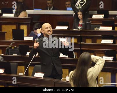 SESSION DE L'ASSEMBLÉE 16 décembre 2025 session de la plénière présidée par le Président Niel Olsen où les réformes du COIP sont discutées, à l'Assemblée QUITO PICHINCHA ÉQUATEUR POL SESIONASAMBLEA 829f279c63a47cb71fc799ad9c74ab46 Copyright : xHENRYxLAPOx Banque D'Images
