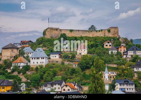 Vue aérienne de Jajce et de la forteresse médiévale de Jajce (Jajce Tvrdava) dominant la ville, canton de Bosnie centrale, Bosnie-Herzégovine Banque D'Images