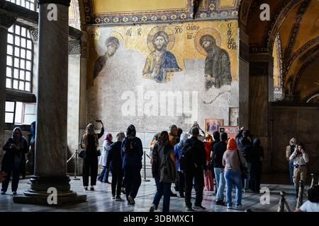 ISTANBUL, TURKIYE - 25 OCTOBRE 2025 : mosaïque de Deesis à Sainte-Sophie dans le district de Sultanahmet Banque D'Images