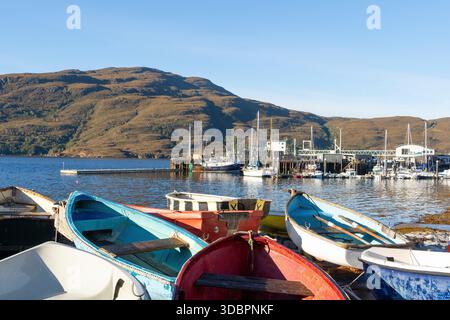 Écosse, Ullapool, port, voiliers, bateaux à rames Banque D'Images