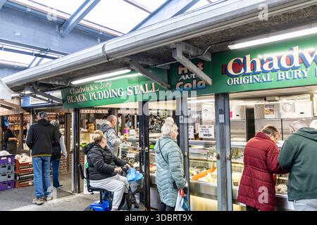 Bury Black Pudding Stall, Chadwicks sur Bury Market fameux puddings noirs, Greater Manchester, Angleterre, Royaume-Uni Banque D'Images