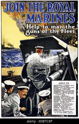 Propagande de la première Guerre mondiale - Rejoignez les Royal Marines - affiche de recrutement britannique pour les Royal Marines avec une image de marins sur un navire tirant un fusil Banque D'Images