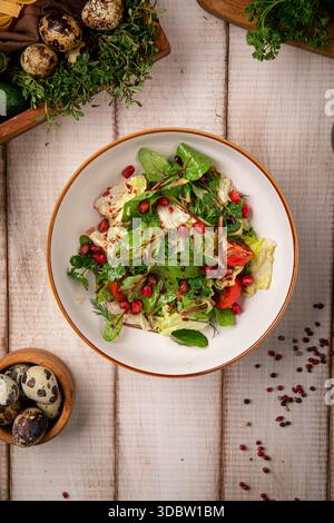 Salade verte fraîche avec légumes mélangés Banque D'Images
