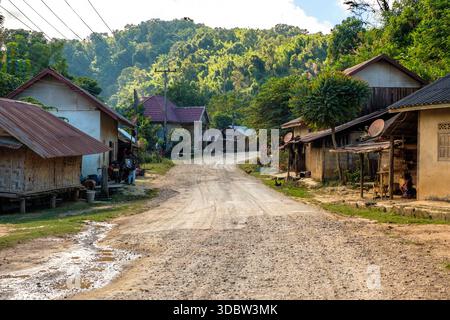 Village rural dans le nord du Laos Banque D'Images