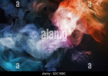 Toile de fond colorée abstraite, vapeur colorée sur le fond noir Banque D'Images