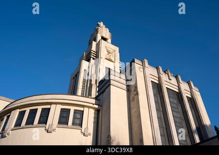 L'église de style art déco d'Augustine, construite en béton, dans la commune Forest de Bruxelles. Banque D'Images