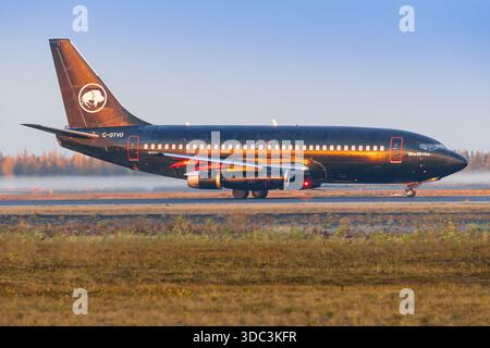 Yellowknife, Canada - 23 septembre 2025 : Boeing 737-200C de Buffalo Airways Banque D'Images