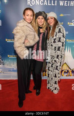 abb : Lisa Maria Potthoff, Jeanette Hain und Simone Thomalla Schauspielerinnen zu gast BEI der Premiere des 21.Roncalli Weihnachtscircus im Tempodrom Berlin, AM 19.12.2025 à Berlin Deutschland *** abb Lisa Maria Potthoff, Jeanette Hain et Simone Thomalla actrices lors de la première des 21 Roncalli Weihnachtscircus au Tempodrom Berlin, le 19 12 2025 à Berlin Banque D'Images