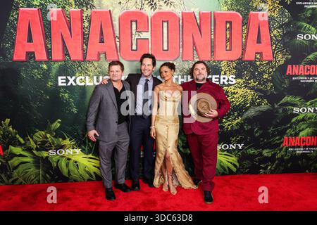 LOS ANGELES, CALIFORNIE, États-Unis - 13 DÉCEMBRE : L'acteur américain Steve Zahn, l'acteur, producteur et scénariste américain Paul Rudd, l'actrice et activiste anglaise Thandiwe Newton et l'acteur, comédien et musicien américain Jack Black arrivent à la première mondiale de 'Anaconda' de Columbia Pictures qui s'est tenue au United Theater de Broadway au STILE Downtown Los Angeles par Kasa le 13 décembre 2025 à Los Angeles, Californie, États-Unis. (Photo de Xavier Collin/image Press Agency) Banque D'Images