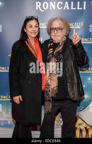 abb : Eliana Paul und Bernhard Paul Ehepaar zu gast BEI der Premiere des 21. Roncalli Weihnachtscircus im Tempodrom Berlin, AM 19.12.2025 à Berlin Berlin Deutschland *** abb Eliana Paul et Bernhard Paul se marient en tant qu'invités à la première du Cirque de Noël 21 Roncalli au Tempodrom Berlin, le 19 12 2025 à Berlin Berlin Allemagne Banque D'Images