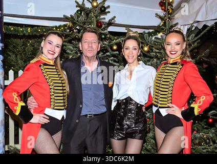 19.12.2025, xlakx, Entertainment, Roncalli Weihnachtscircus v.l. Peter Wolf und Melanie Wolf zu Gast BEI der Jubilaeums Vorstellung BEI der Premiere des 21.original Roncalli Weihnachtscircus im Tempodrom Berlin *** 19 12 2025, xlakx, Entertainment, Roni Weihnachtscircus v l Peter Wolf et Melanie Wolf comme invités à la représentation originale de la représentation de la première de Berlin au Roncalli Weihnachtscirc Berlin au 21 Banque D'Images