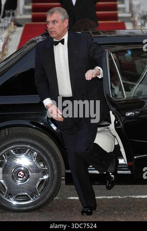 Dîner pré-mariage DU PRINCE ANDREW, DUC DE YORKGala au Mandarin Oriental Hyde Park, Londres, Angleterre. 28 avril 2011 à Londres, Angleterre. royal Banque D'Images