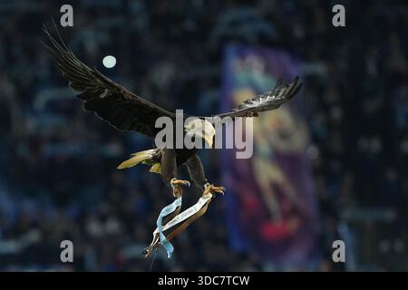 Rome, Italie. 20 décembre 2025. Flaminia la mascotte du SS Lazio lors du match de football de Serie A 2025/2026 entre le SS Lazio et l'US Cremonese au Stadio Olimpico à Rome (Italie), le 20 décembre 2025. Crédit : Insidefoto/Alamy Live News Banque D'Images