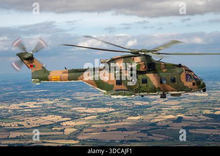 Armée de l'air portugaise AugustaWestland EH1-1-514, immatriculation 19606, effectuant un vol air-air à Riat Fairford. Banque D'Images