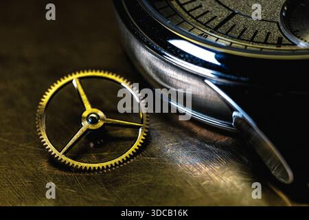 Production de montres ou réparation d'horloges. vue macro de la roue dentée. Banque D'Images