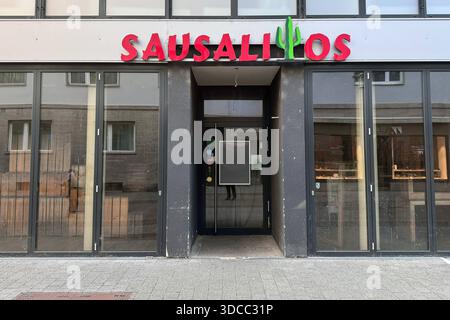 12.12.2025 , xsvx, Wirtschaft, Restaurant Sausalitos, emwirt emonline, V.L. Das logo Schriftzug des Lokals / Restaurant Sausalitos in Karlsruhe Symbolfoto Symbolbild Insolvenz insolvable geschlossen Pleite Karlsruhe *** 12 12 2025 , xsvx, Economy, Restaurant Sausalitos, emwirt emonline, v l le logo lettrage du restaurant Sausalitos à Karlsruhe symbole photo symbole image insolvabilité insolvable faillite fermée Karlsruhe Banque D'Images